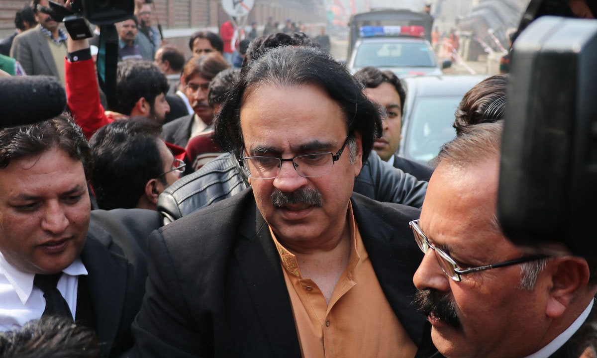 Dr Shahid Masood appears in court over his claims regarding Zainab Ansari’s murderer | M Arif, White Star