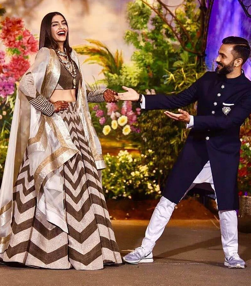 سونم کپور اور آنند آہوجا نے اس دوران میڈیا کا شکریہ ادا کیا &mdash;۔