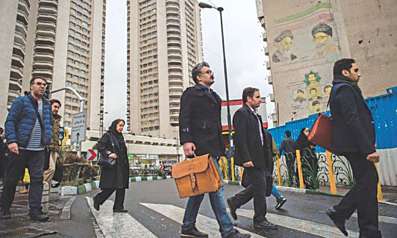 Pedestrians on a street in Tehran | Photo Ali Mohammadi/Bloomberg