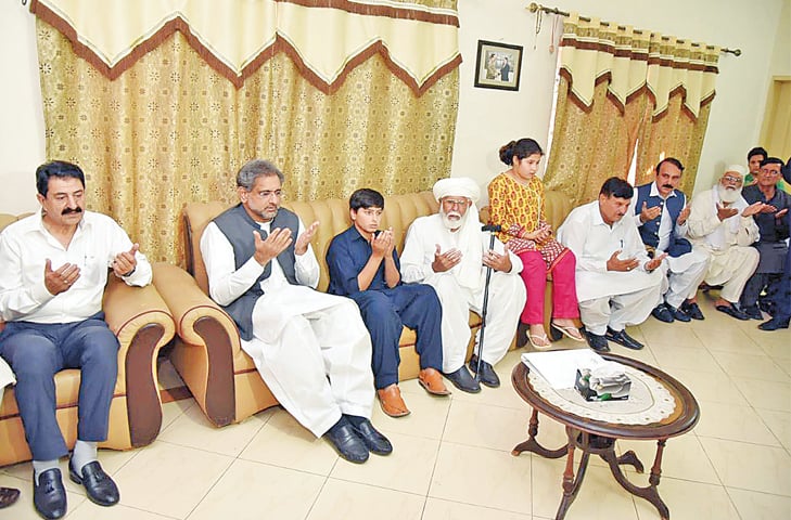 PM visits martyred army officer’s house - Newspaper - DAWN.COM