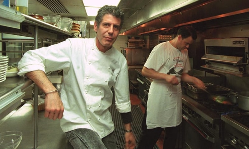 خدشہ ظاہر کیا جارہا ہے کہ ان کی موت خودکشی ہے &mdash;۔