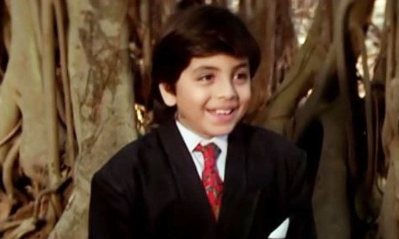 ارہان سنگھ 1993 کی فلم دیکھ بھائی دیکھ میں&mdash;فوٹو: ٹوئٹر