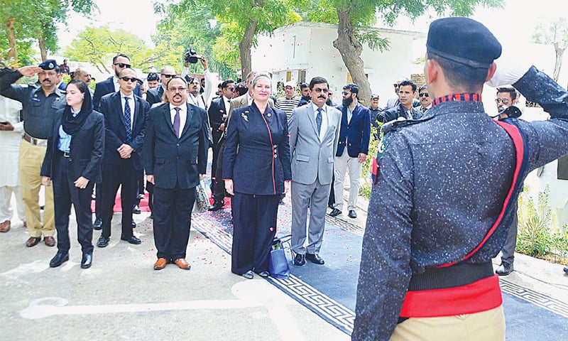 HYDERABAD central jail personnel welcome US Consul General JoAnne Wagner to the groundbreaking ceremony on Thursday.—APP HYDERABAD central jail personnel welcome US Consul General JoAnne Wagner to the groundbreaking ceremony on Thursday.—APP