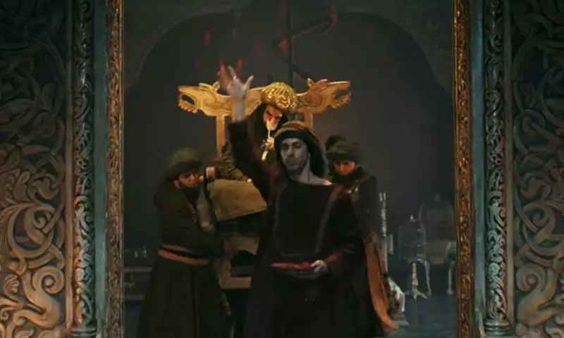 فلم پدماوت میں انہوں نے غلام کا کردار ادا کیا —۔