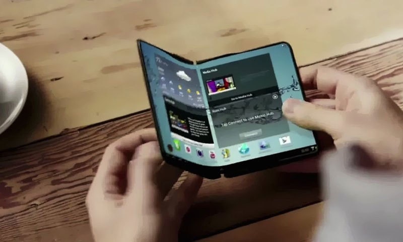 کانسیپٹ فولڈ ایبل فون — فوٹو بشکریہ سام سنگ کانسیپٹ فولڈ ایبل فون — فوٹو بشکریہ سام سنگ