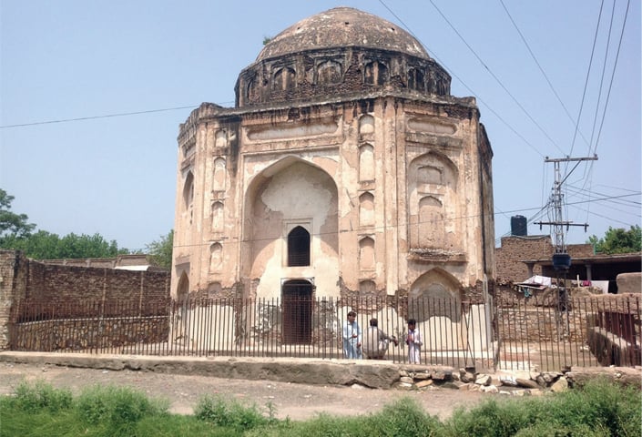 The tomb of &lsquo;unknown&rsquo; saint in Peshawar. &mdash; Dawn