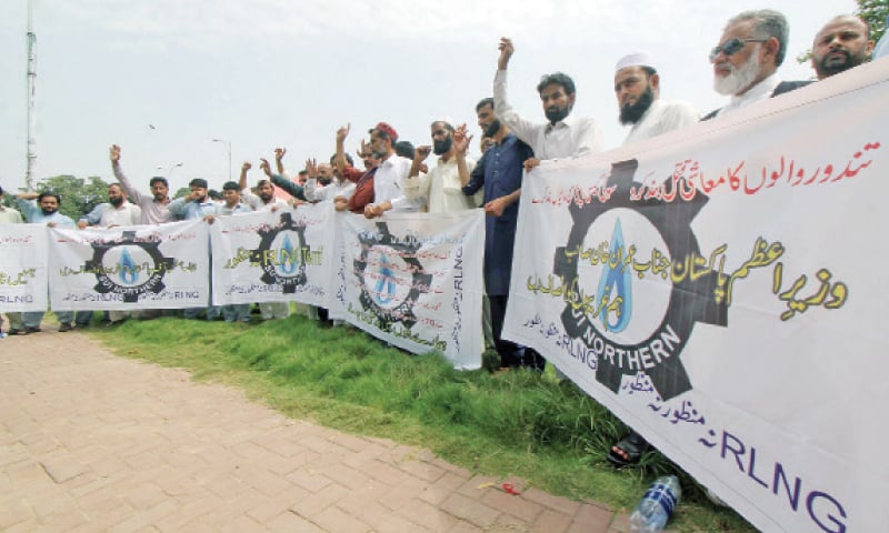 Traders protest outside the National Press Club on Wednesday against the RLNG tariff increase. — Online