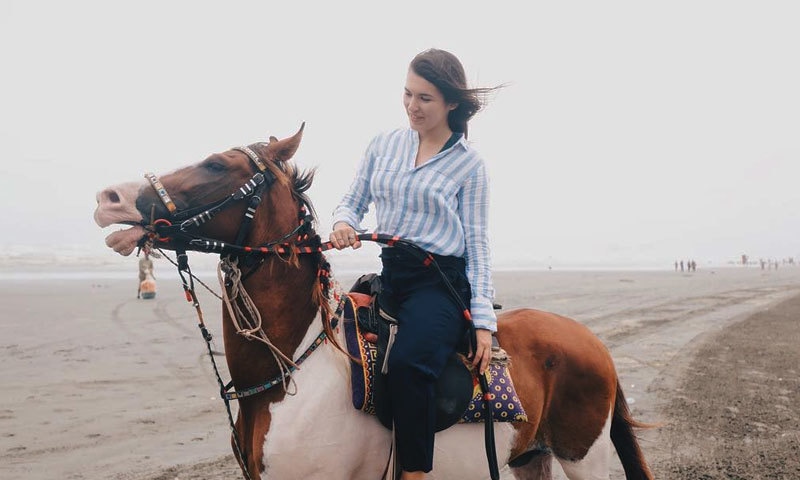 خاتون نے پی آئی اے کے تعاون سے کراچی کا دورہ کیا&mdash;فوٹو: ایوابیانکا زو بک انسٹاگرام