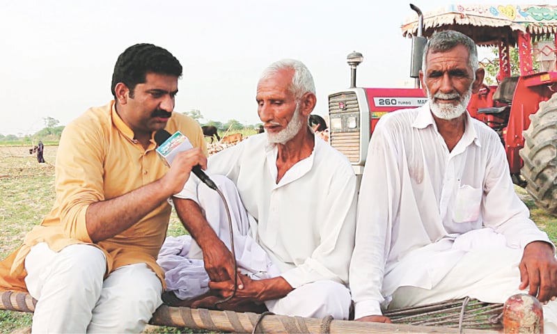 Nasir Dhillon interviews two men about their experiences of Partition | Photos provided by the writer Nasir Dhillon interviews two men about their experiences of Partition | Photos provided by the writer