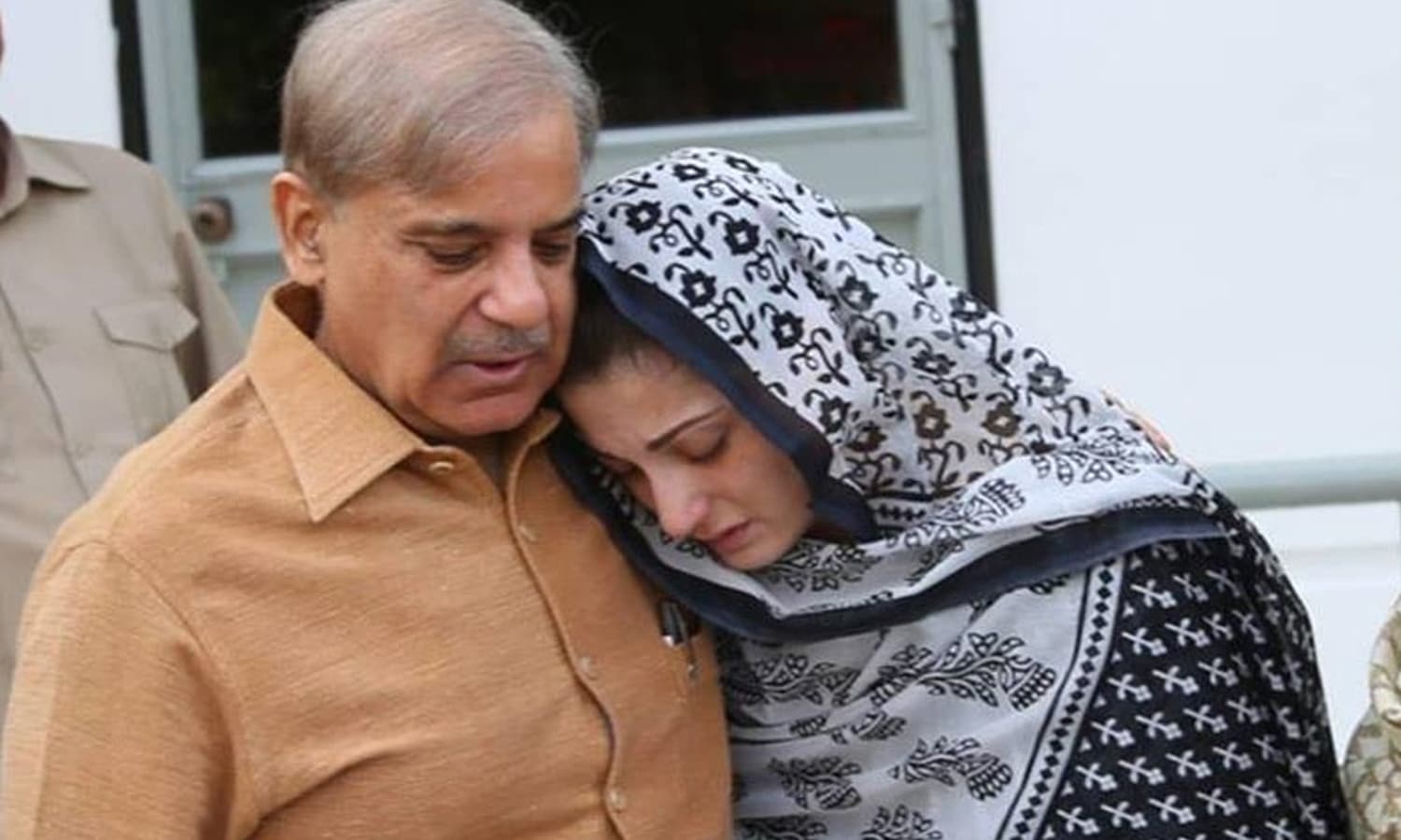 مریم صفدر والدہ کی وفات پر غم سے نڈھال ہیں —فوٹو بشکریہ مسلم لیگ (ن)