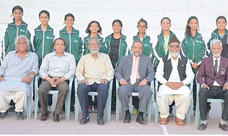 KARACHI: The members of Karachi girls basketball team seen with NBP’s Tariq bin Hanif, Azmatullah Khan and KBBA president Ghulam Mohammad. KARACHI: The members of Karachi girls basketball team seen with NBP’s Tariq bin Hanif, Azmatullah Khan and KBBA president Ghulam Mohammad.