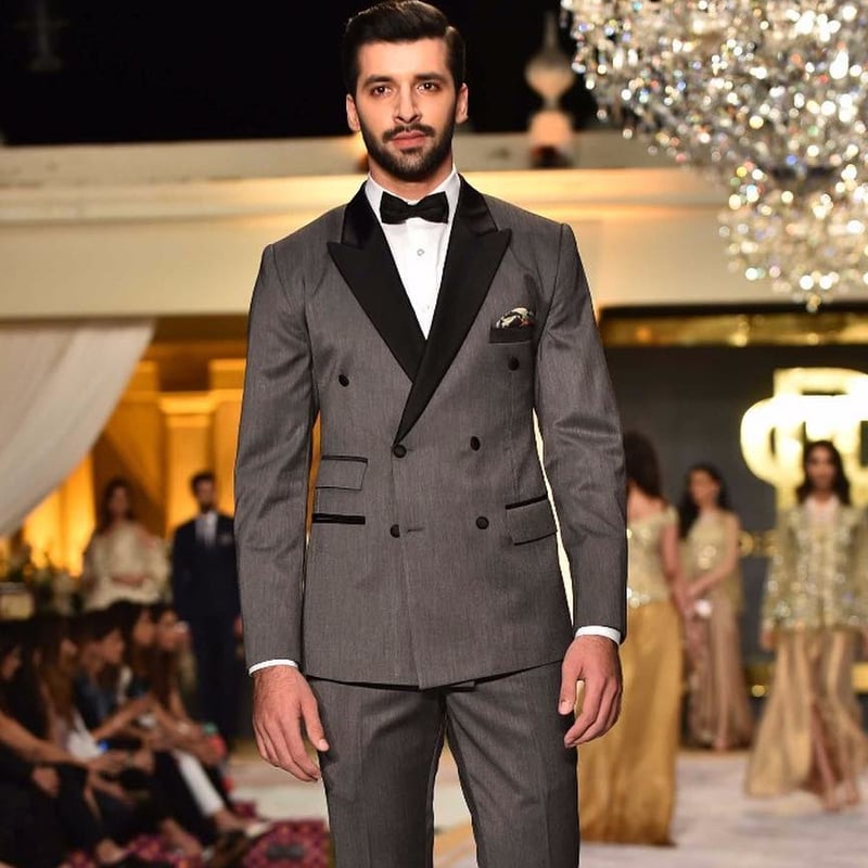 دیپک پروانی کا سولو شو فیشن ویک کے آخری روز منعقد ہوا&mdash;فوٹو : انسٹاگرام