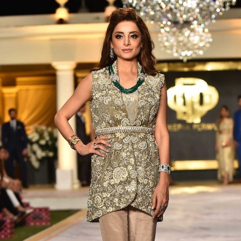 اداکارہ ثروت گیلانی نے بھی فیشن ویک پاکستان میں جلوے بکھیرے&mdash;فوٹو : انسٹاگرام