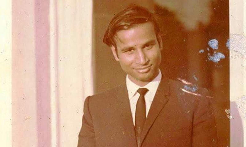 شیخ عزیز 1989 سے 2008 تک ڈان سے منسلک رہے&mdash;فوٹو: امتیاز علی