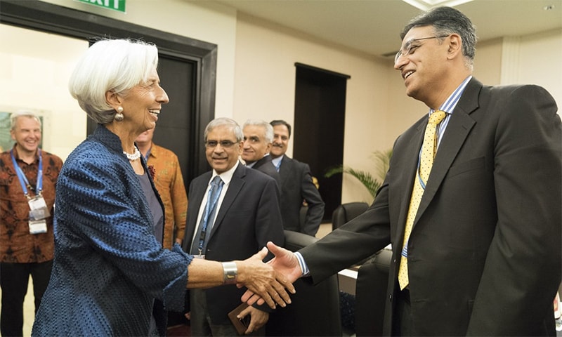 IMF MD Christine Lagarde meets Finance Minister Asad Umar in Bali on the sidelines of the IMF. — Photo courtesy IMF Twitter
‏