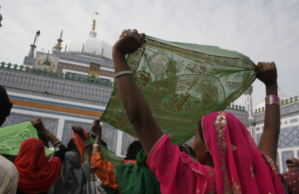 The shrine of Shah Abdul Latif Bhittai in Sindh | Tahir Jamal, White Star