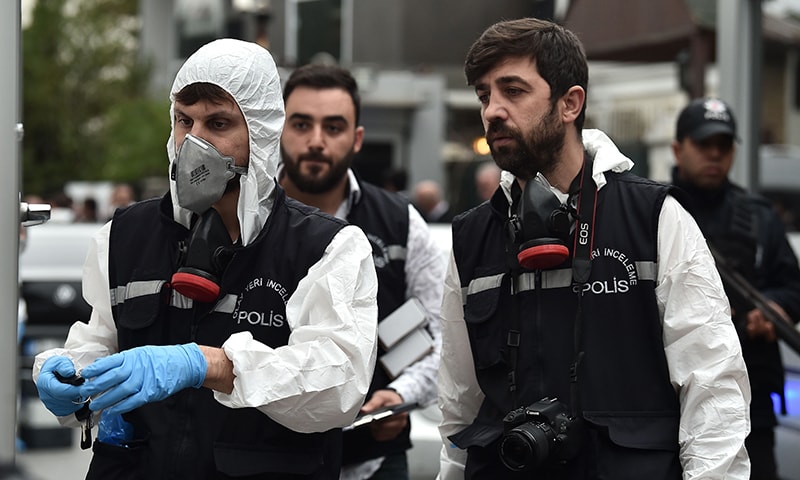 Turkish forensic and investigation officers arrive at Saudi Consul's residence on October 17, 2018 in Istanbul. —AFP