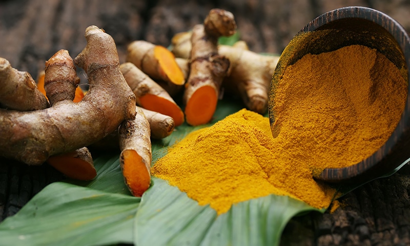 ہلدی میں زخم کو اندرونی طور پر ٹھیک کرنے کی بہترین صلاحیت بھی موجود ہے