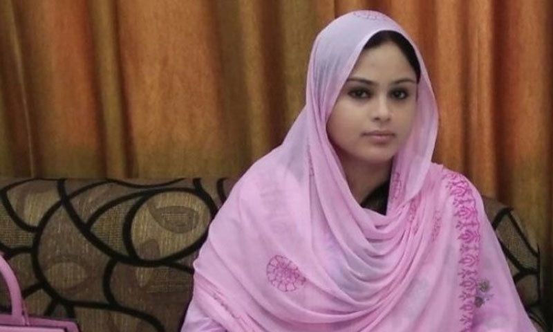 فرحت نقوی طلاق اور حلالہ کے معاملے میں متحرک رہتی ہیں—فوٹو: اے بی پی نیوز