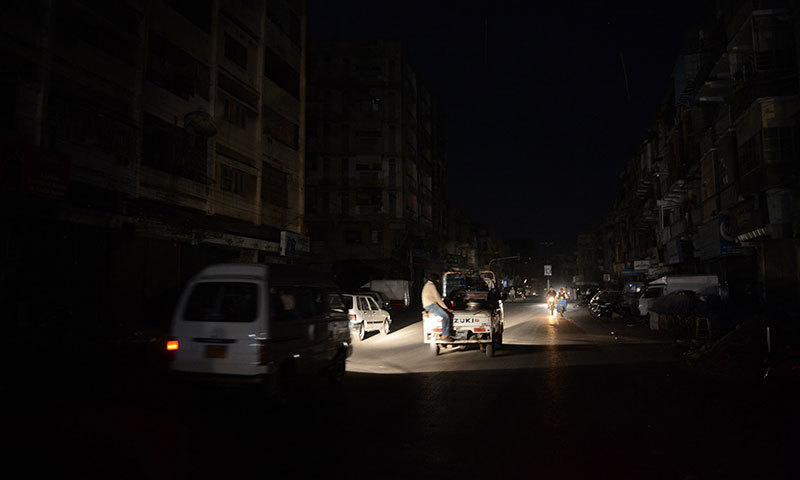Restoration efforts to restore power in Karachi are underway, K-Electric tweeted on Monday morning. — AFP/File Restoration efforts to restore power in Karachi are underway, K-Electric tweeted on Monday morning. — AFP/File