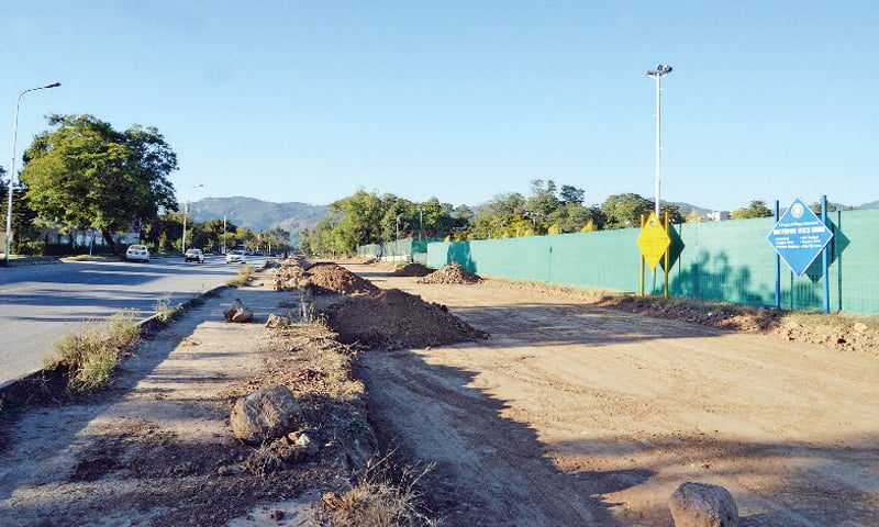 Ataturk Avenue to be expanded till Jinnah Avenue. — Photo by Ishaque Chaudhry Ataturk Avenue to be expanded till Jinnah Avenue. — Photo by Ishaque Chaudhry