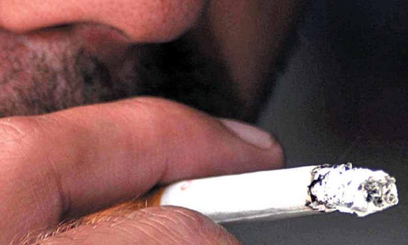 حکام بل کی منظوری میں التوا کا ذمہ دار بااثر سگریٹ سازوں کو ٹھہراتے ہیں &mdash; اے پی پی