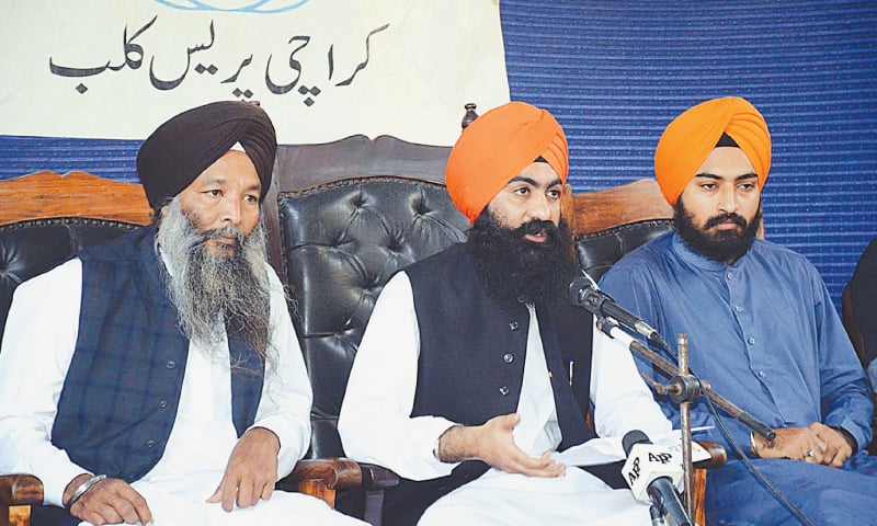 Patron-in-chief of the Pakistan Sikh Council Sardar Ramesh Singh with other members speaks at the press conference hailing the groundbreaking of the Kartarpur Corridor on Wednesday.—APP Patron-in-chief of the Pakistan Sikh Council Sardar Ramesh Singh with other members speaks at the press conference hailing the groundbreaking of the Kartarpur Corridor on Wednesday.—APP