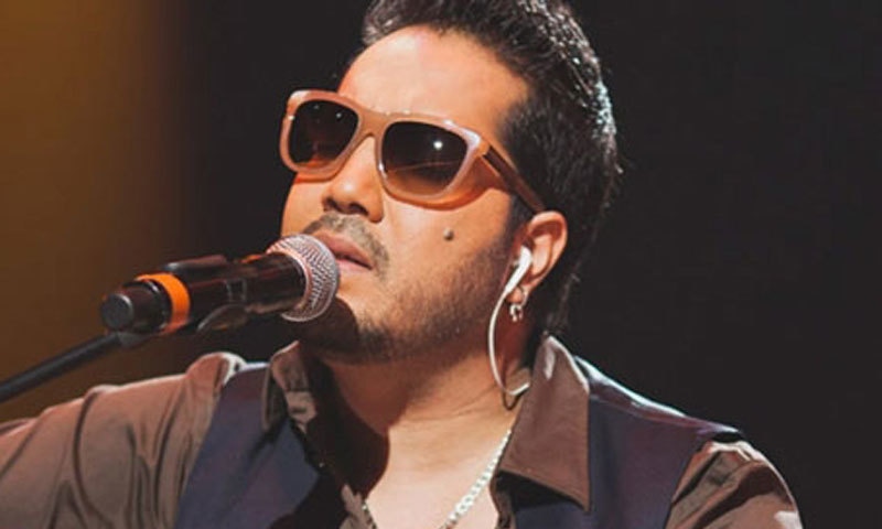 میکا سنگھ نے درجنوں مقبول گیت گائے ہیں&mdash;فوٹو: اڑیسا سن ٹائمز