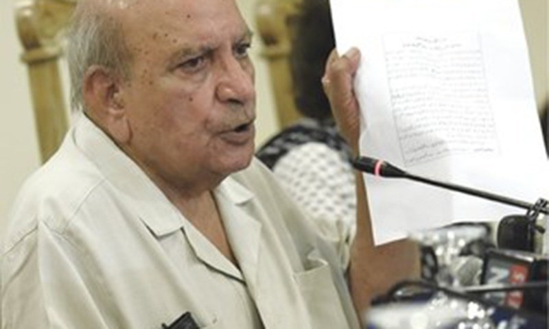 Rights activist I.A Rehman says government should take all stakeholders into confidence. &mdash; File photo