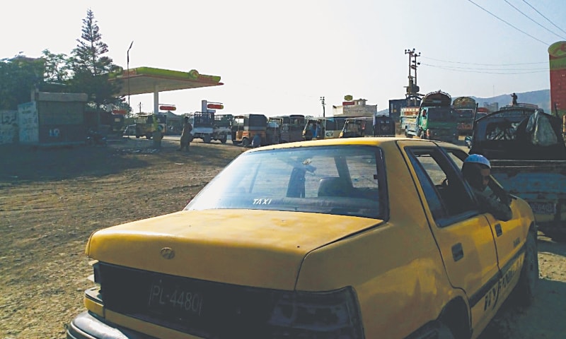 A long queue at a Hub CNG station.—Photos by writer