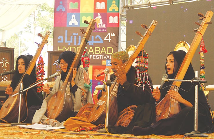 FOLK singer Manthar Faqeer and his daughters present Shah Latif Bhitai’s verses.—Online