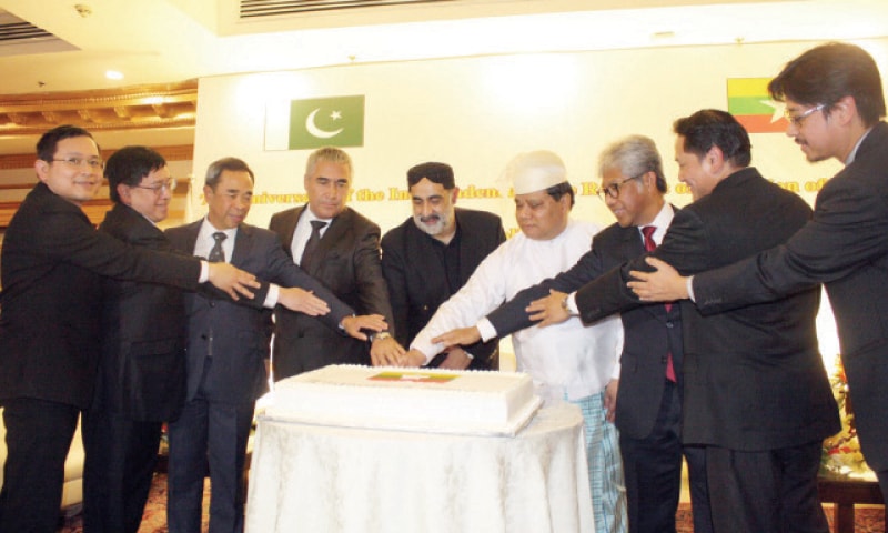 Ambassador U Win Myint, Federal Minister for Food Security and Research Sahibzada Mohammad Mehboob Sultan and other guests cut the cake on Mynamar’s 71st Independence Day in Islamabad. Ambassador U Win Myint, Federal Minister for Food Security and Research Sahibzada Mohammad Mehboob Sultan and other guests cut the cake on Mynamar’s 71st Independence Day in Islamabad.