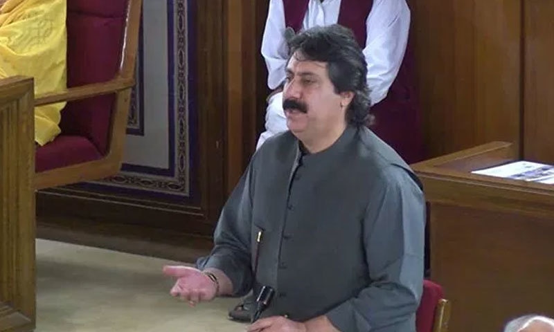 منظور کاکڑ 38 ووٹ لے کر سینیٹر منتخب ہوئے — فائل فوٹو منظور کاکڑ 38 ووٹ لے کر سینیٹر منتخب ہوئے — فائل فوٹو