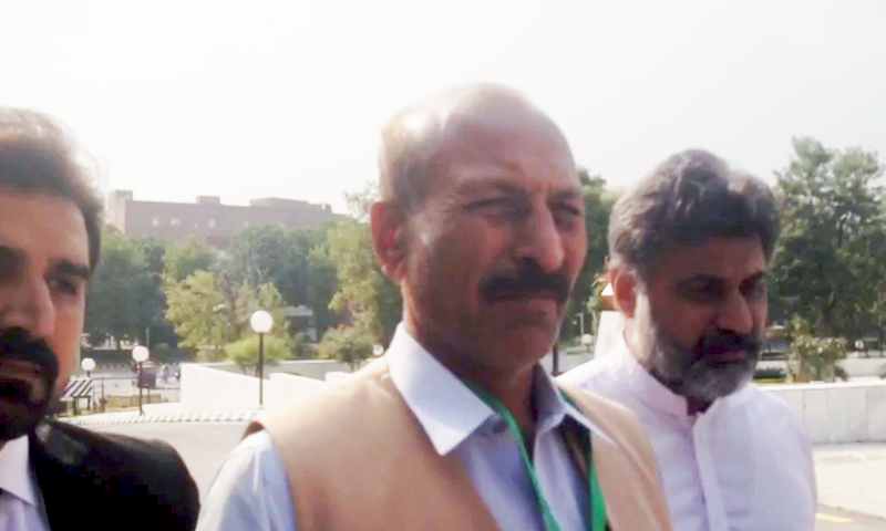 عدالت نے ملزم کو ایک لاکھ روپے کے مچلکے جمع کرانے کی ہدایت کردی — فائل فوٹو عدالت نے ملزم کو ایک لاکھ روپے کے مچلکے جمع کرانے کی ہدایت کردی — فائل فوٹو