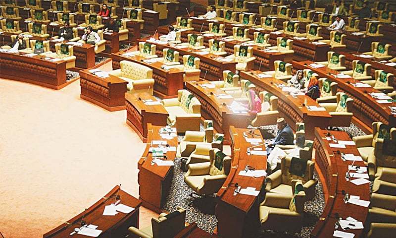 مخدوم محمود زمان نے سندھ اسمبلی کو بتایا کہ محکمے کے ریکارڈ کو ڈیجیٹائز کرنے کا منصوبہ فنڈز کی کمی کے سبب تعطل کا شکار ہے&mdash; فائل فوٹو: اے پی پی