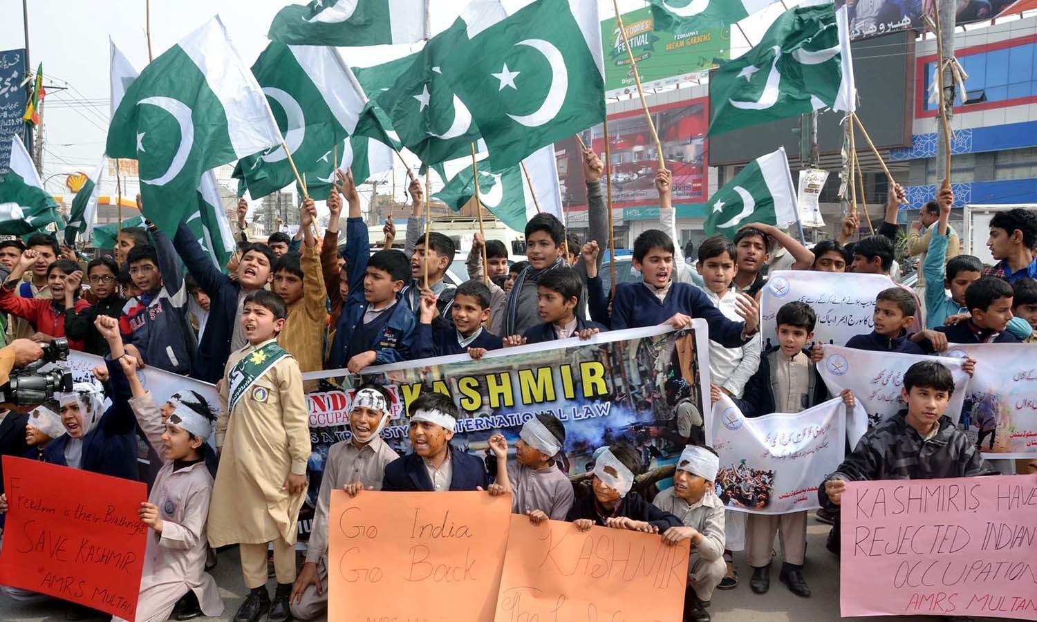 صدرِ مملکت عارف علوی نے کہا کہ ہمیں پختہ یقین ہے کہ کشمیری عوام اپنی جدوجہد میں ضرور کامیاب ہوں گے — پی پی آئی فوٹو
