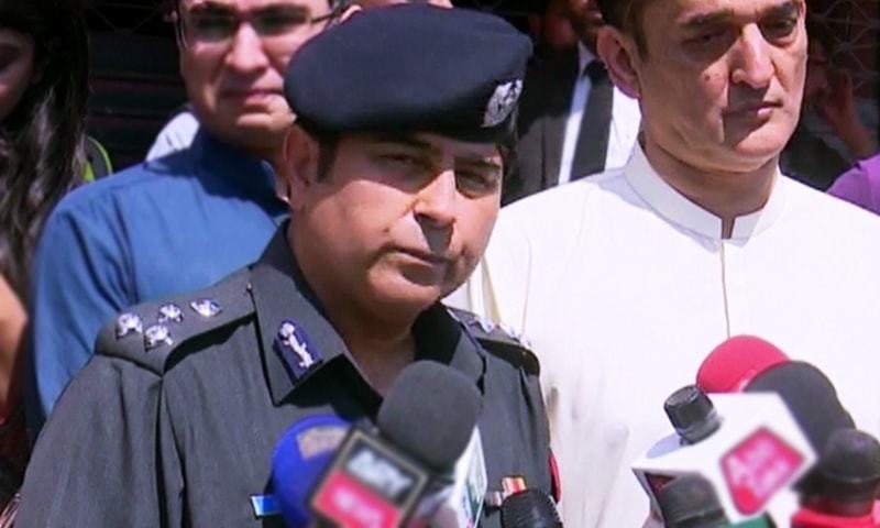 Deputy Inspector General South Sharjeel Kharal briefs the media on the incident and police inquiry. — DawnNewsTV