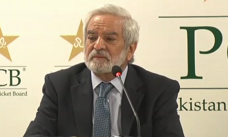 PCB Chairman Ehsan Mani address a press conference. — DawnNewsTV