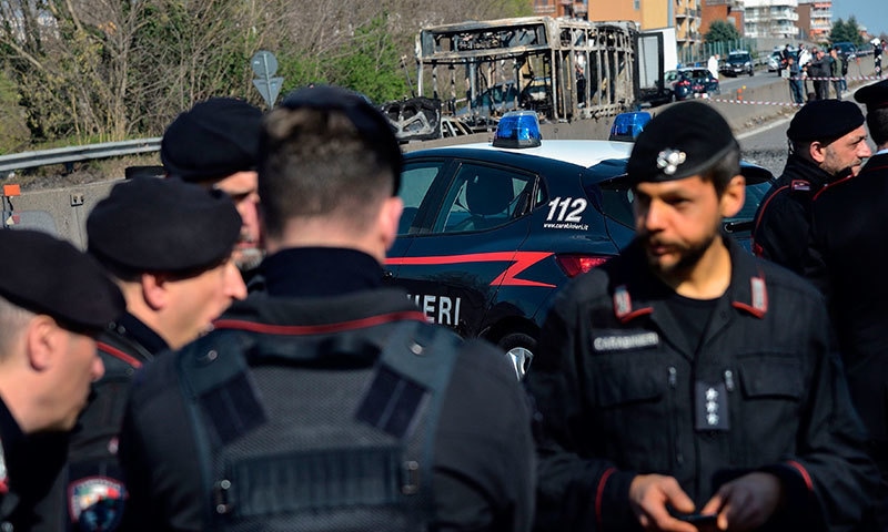 پولیس نے بروقت کارروائی کرکے بچوں کو بحفاظت نکال لیا