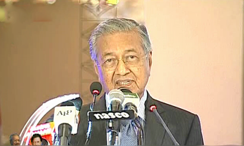 ملائیشیا میں صنعتوں کے قیام سے غربت کا خاتمہ ہوا &mdash; فوٹو: ڈان نیوز