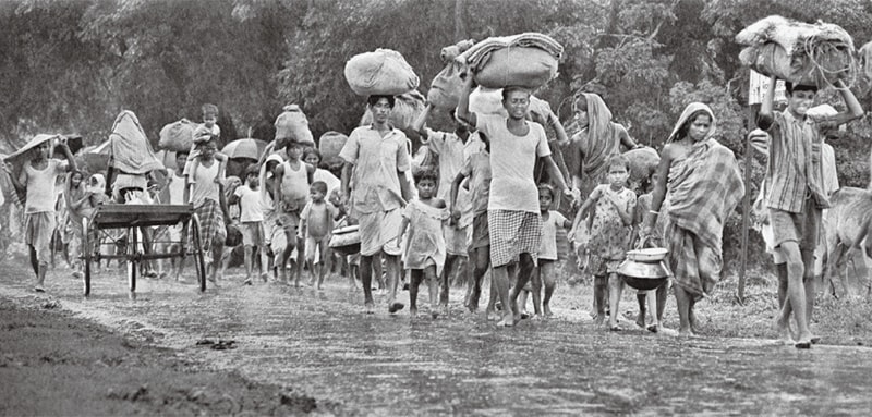 Refugees seeking shelter in 1971 | Courtesy the official Mujibnagar website