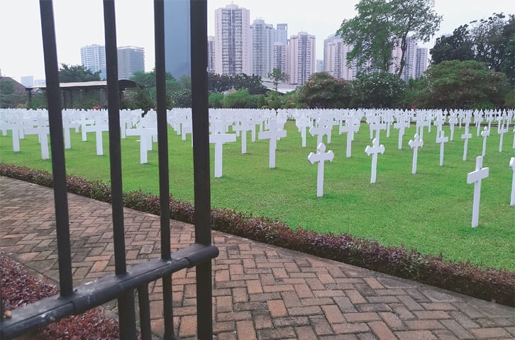 The Menteng Pulo Cemetery in Jakarta hosts the Jakarta War Cemetery as well