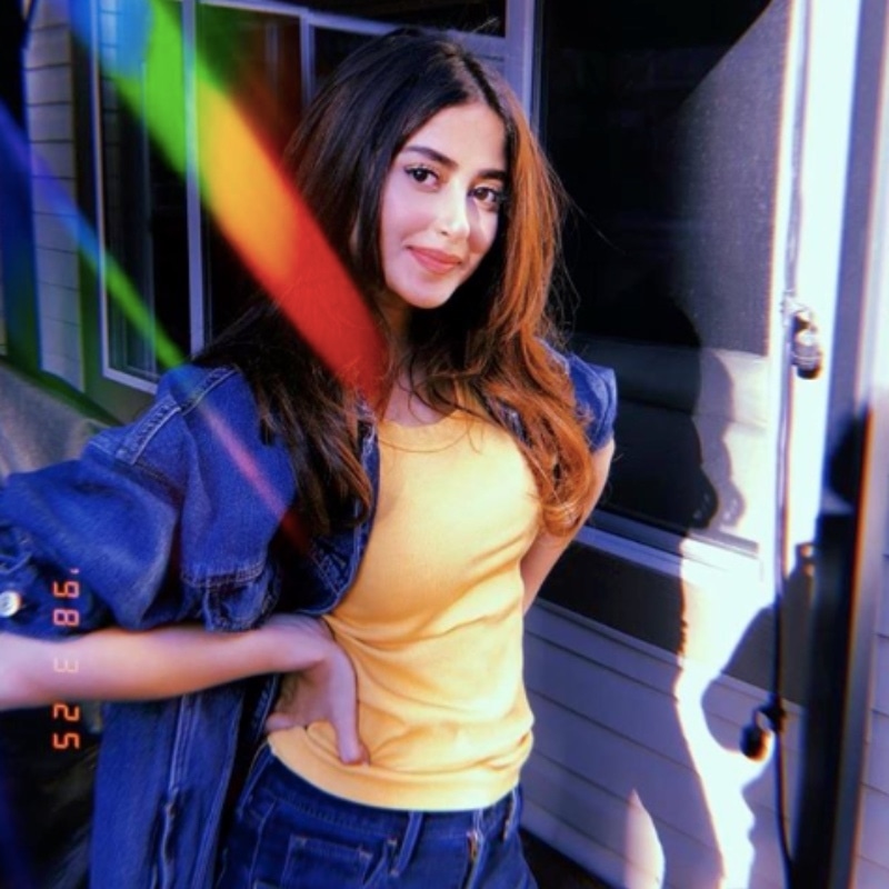 Pakistani celebrities are proving that desis can wear yellow and look ...