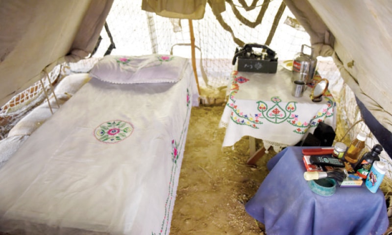 A replica of a commandant&rsquo;s battle camp with all its necessary items.