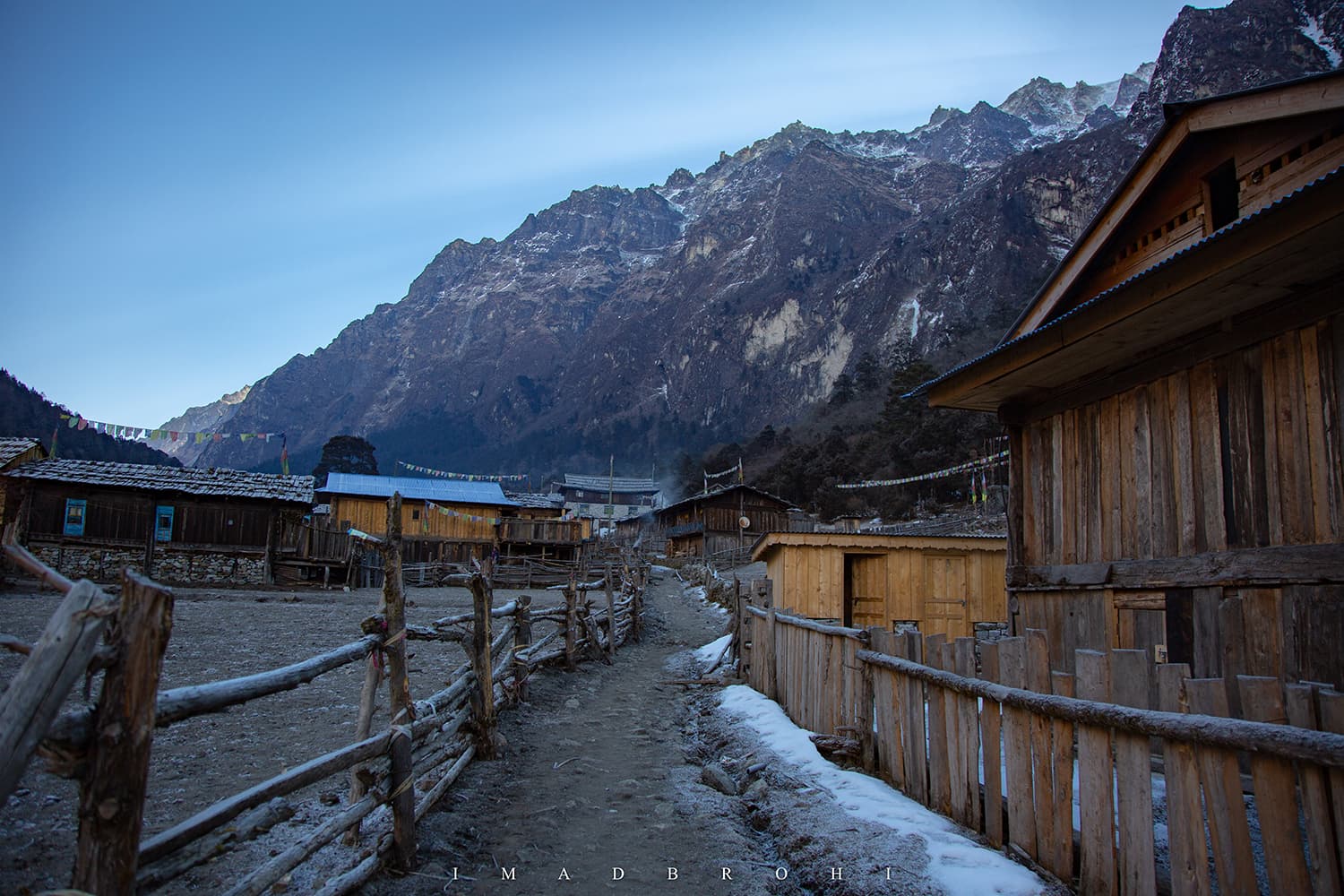 Leaving Ghunsa early the next morning.