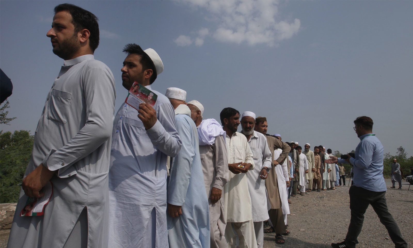 رجسٹرڈ مرد ووٹرز کی تعداد 16 لاکھ 70 ہزار تھی—فوٹو: اے پی