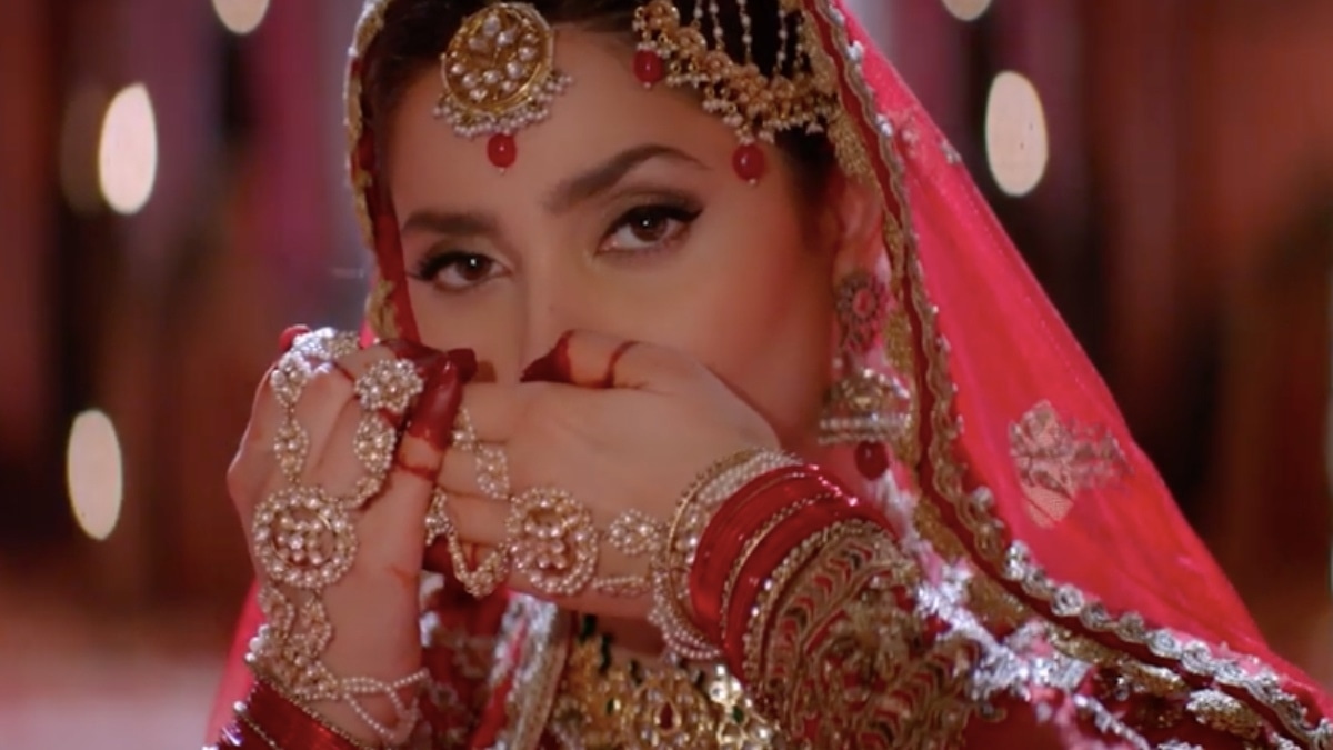Mahira Khan will take you to another era with Parey Hut Love's Morey Saiyan Mahira Khan will take you to another era with Parey Hut Love's Morey Saiyan