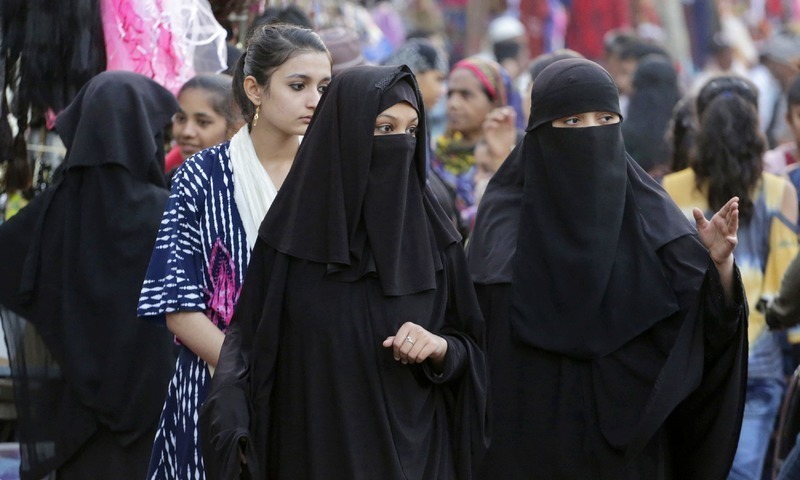 ایوان بالا میں بل کے حق میں 84 ووٹ ڈالے گئے &mdash; فائل فوٹو: اے ایف پی