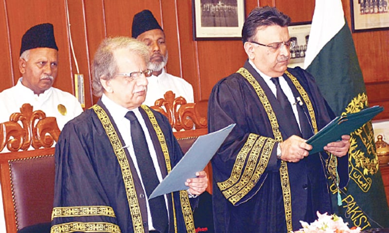 ISLAMABAD: Justice Sheikh Azmat Saeed, senior judge of the Supreme Court of Pakistan, taking oath as Acting Chief Justice of Pakistan. —INP