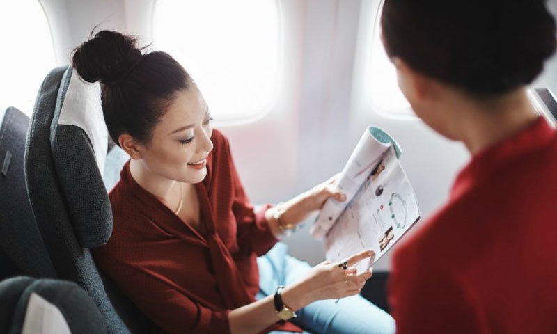 کمپی کے مطابق واش روم کی ریکارڈنگ نہیں کی جاتی&mdash;فوٹو: کیتھے پیسفک